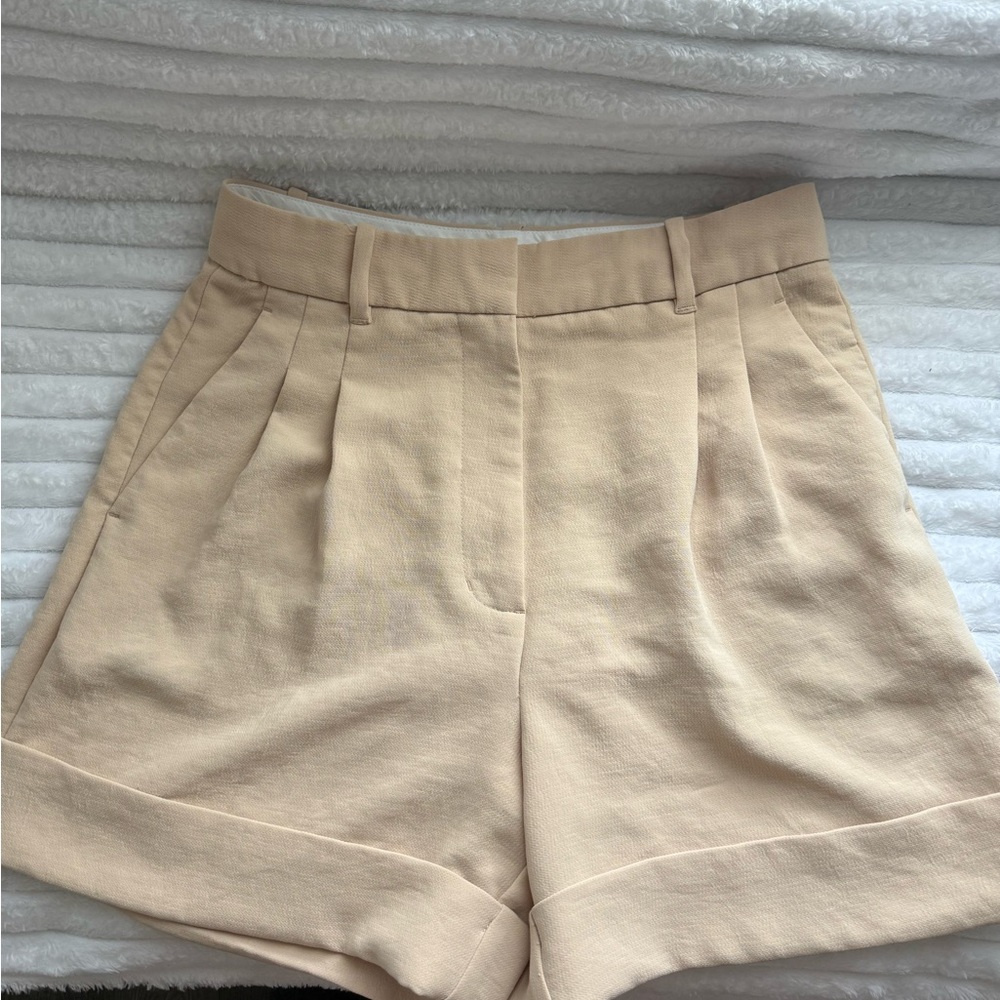 Aritzia Wilfred High Rise Pleated Effortless Shorts 8